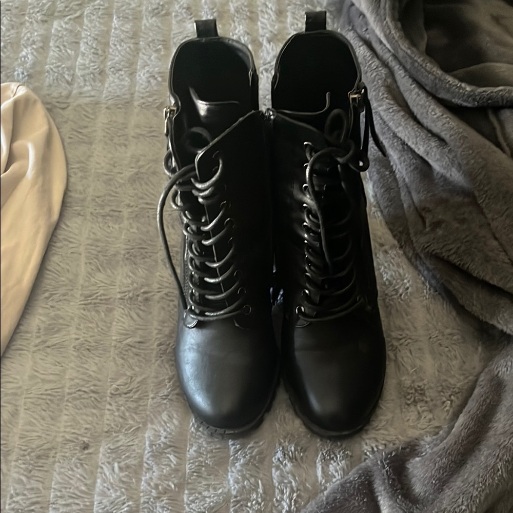 Zip up combat heel boots BLACK